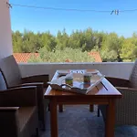 شقة Mirjana