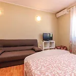 شقة Mirjana