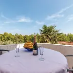 Mirjana شقة *