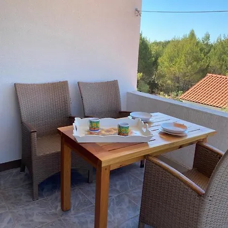 Mirjana * Brodarica (Sibenik-Knin)