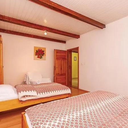 Mirjana * Brodarica (Sibenik-Knin)