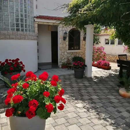 Mirjana Brodarica (Sibenik-Knin)