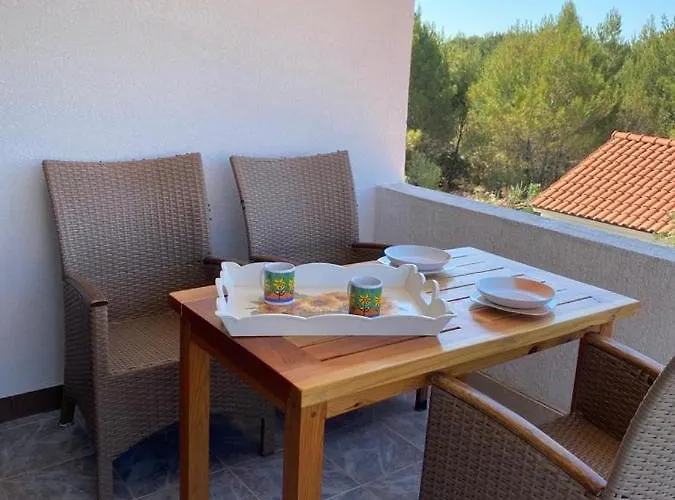 Mirjana * Brodarica (Sibenik-Knin)