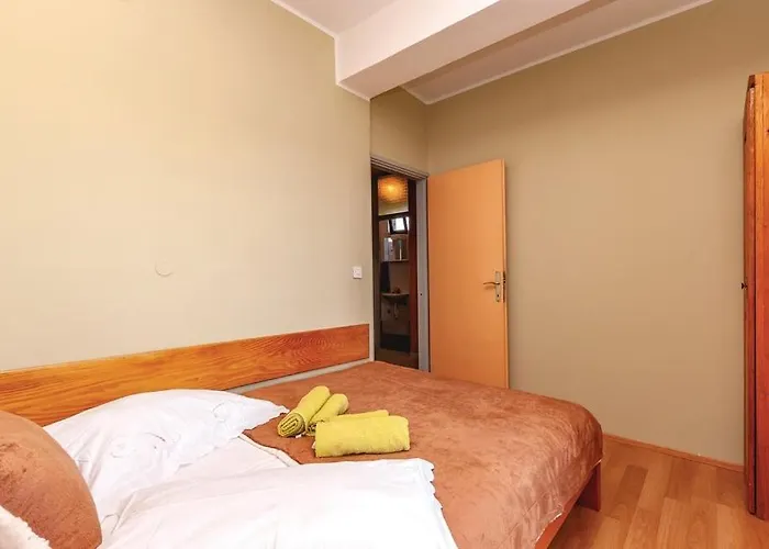 Mirjana * Brodarica (Sibenik-Knin)